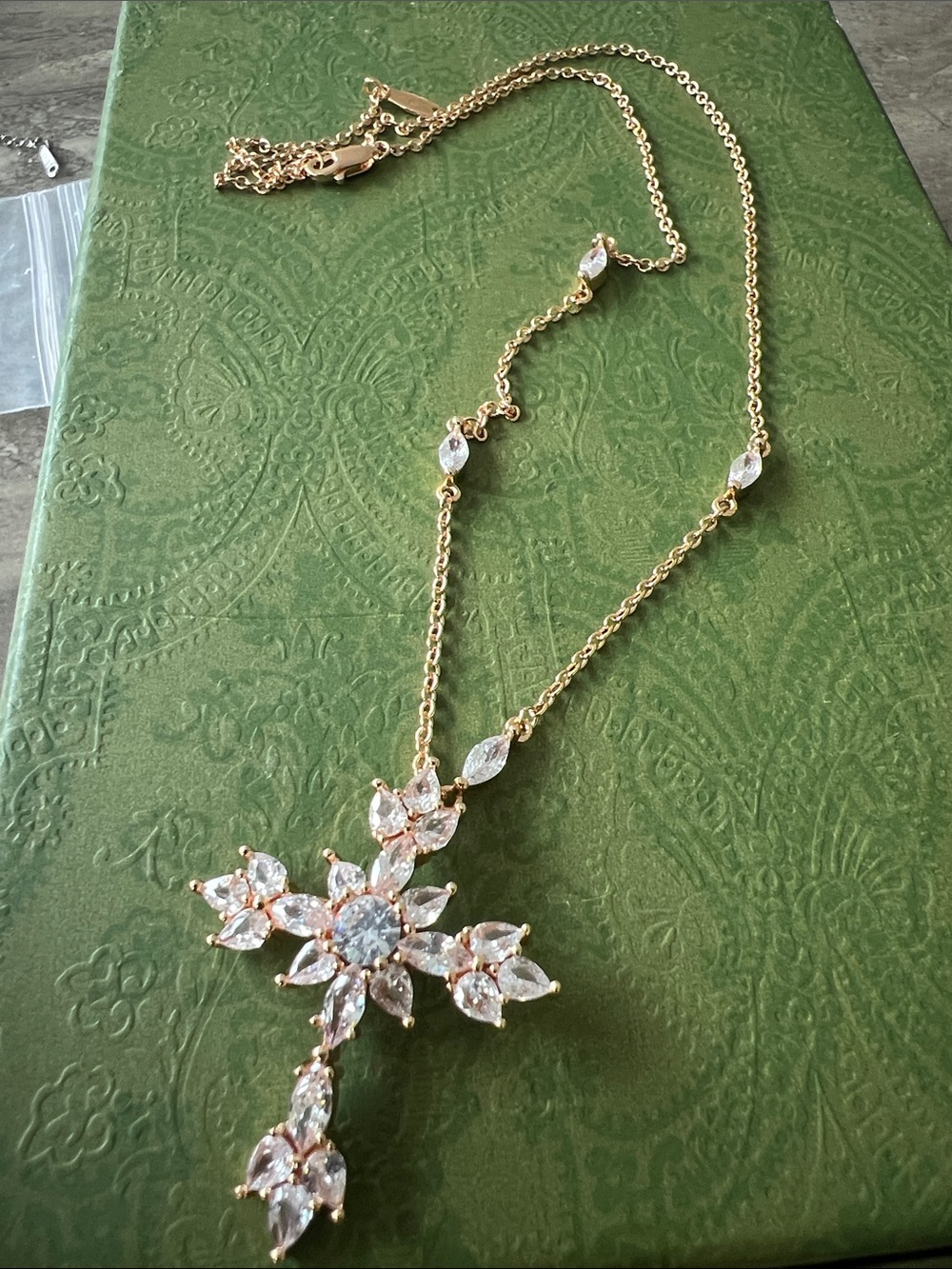 Gold plated Crystal Cross Pendant Necklace Jewelry rhinestone new